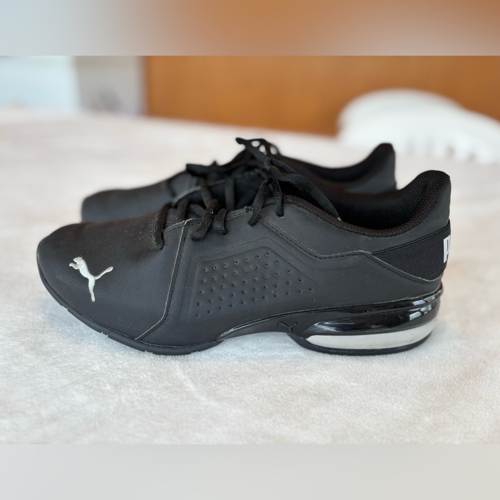 Puma Men’s Viz Runner Sneakers.